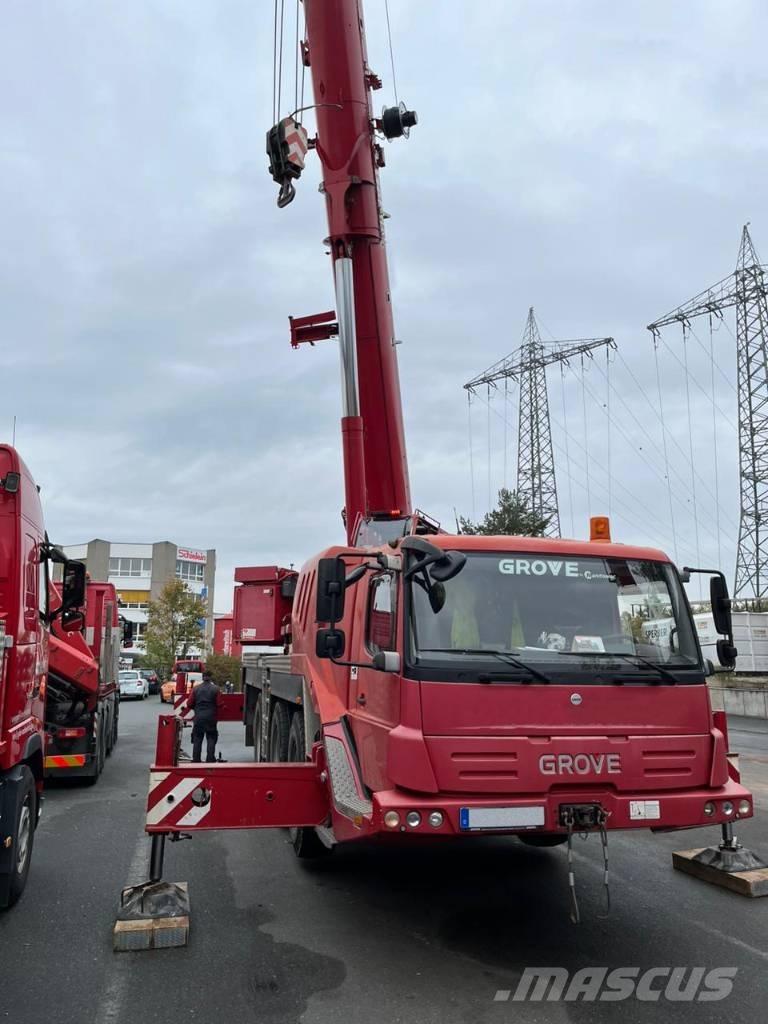Grove GMK 4100 L Univerzální terénní jeřáby