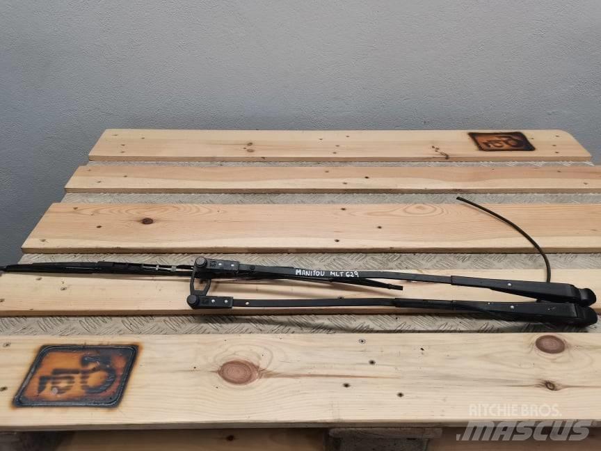 Manitou MLT .... wiper Kabiny a interiér