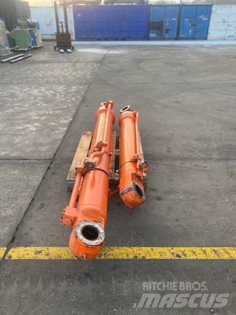Fiat-Hitachi FH 450 Hydraulika