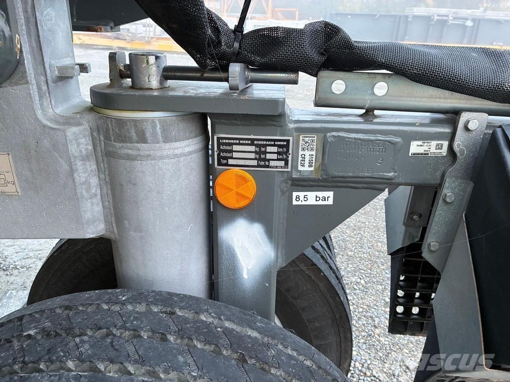 Liebherr L1-32 Stavební jeřáby