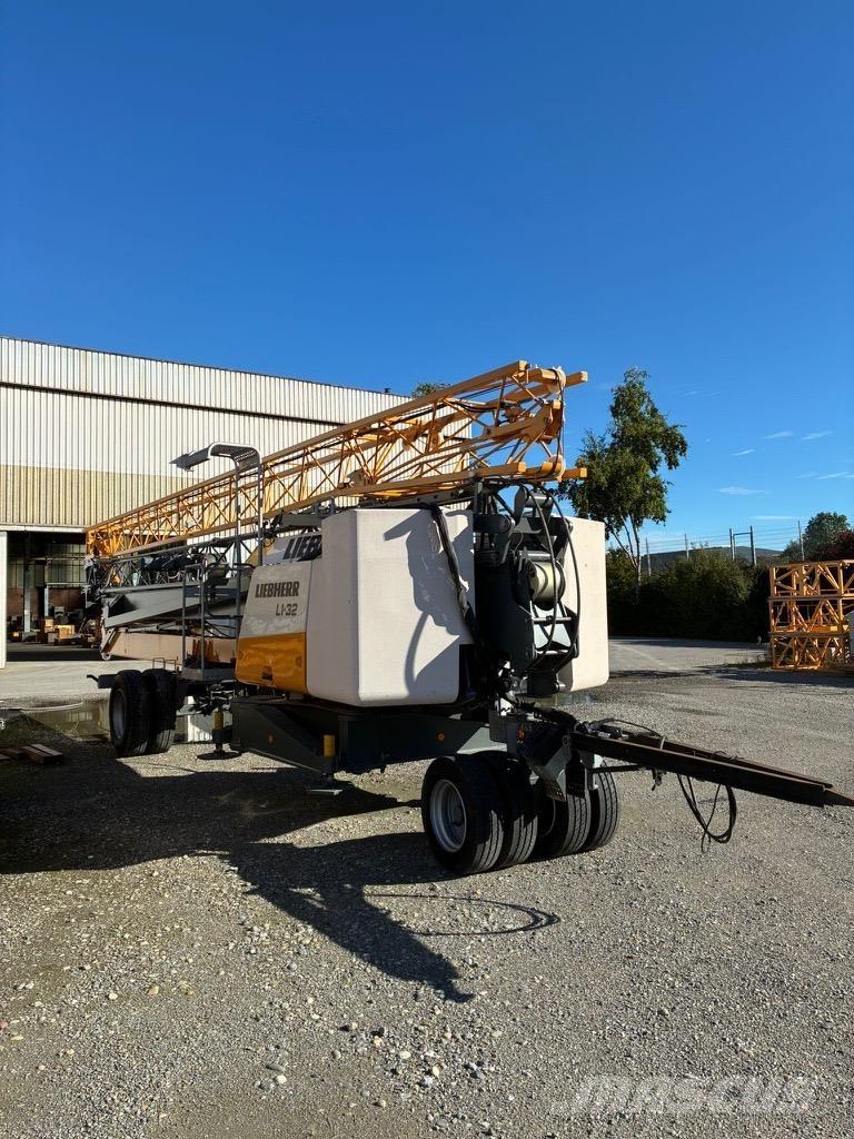 Liebherr L1-32 Stavební jeřáby