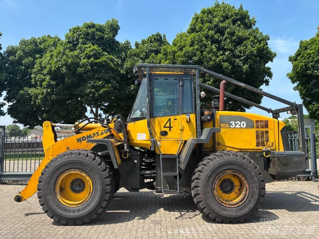 Komatsu WA 320-5 Kolové nakladače