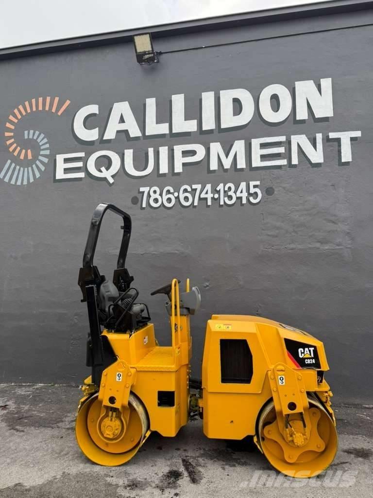 CAT CB 24 Tandemové válce