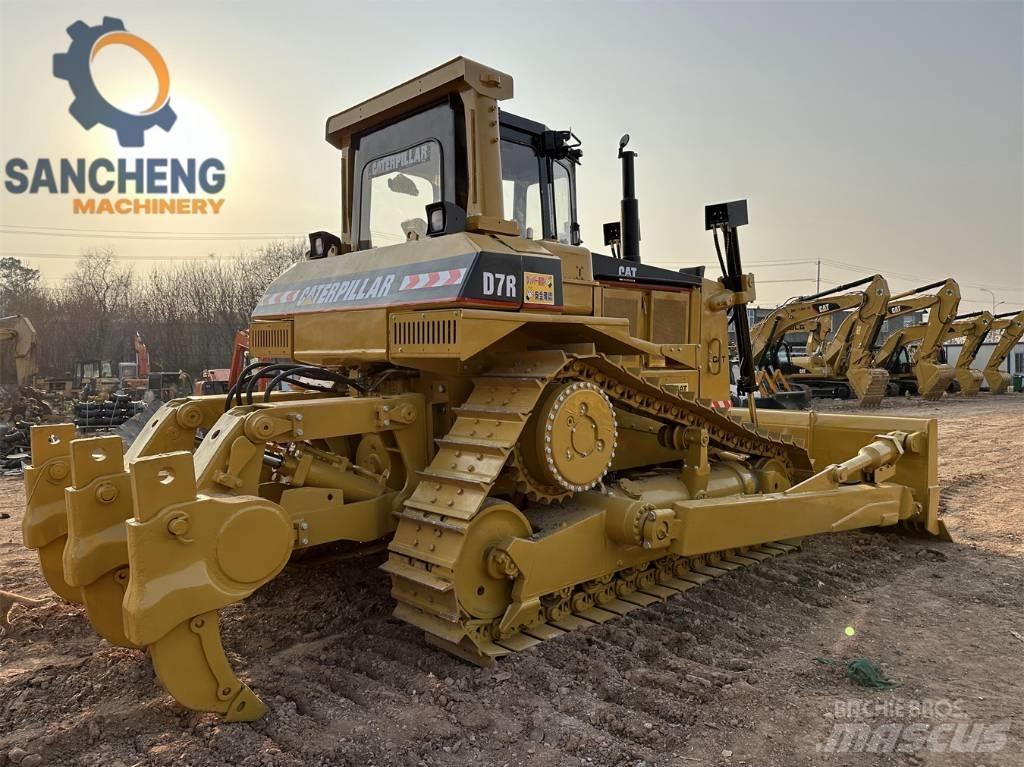 CAT D 7 R Pásové dozery