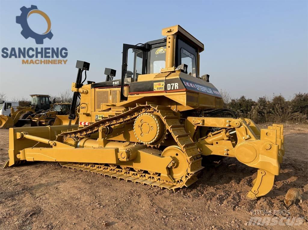 CAT D 7 R Pásové dozery