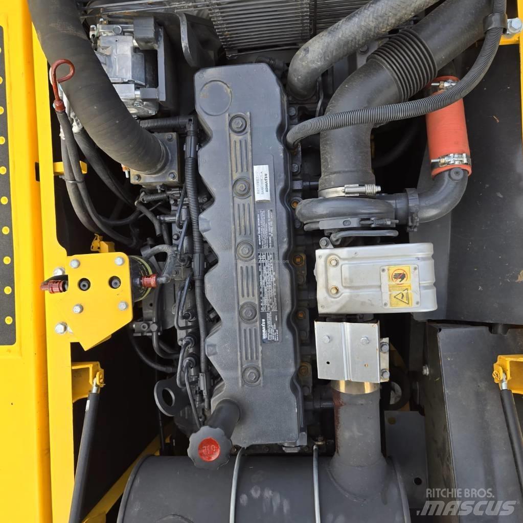 Komatsu PC 200-8 Pásová rýpadla