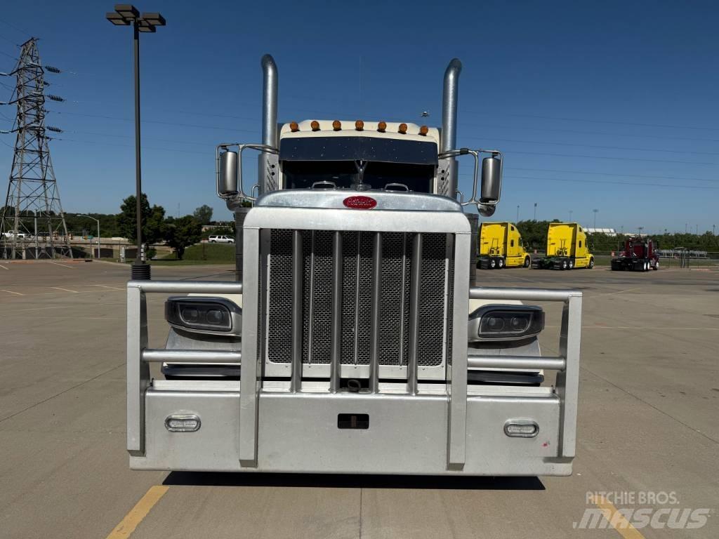 Peterbilt 389 Tahače