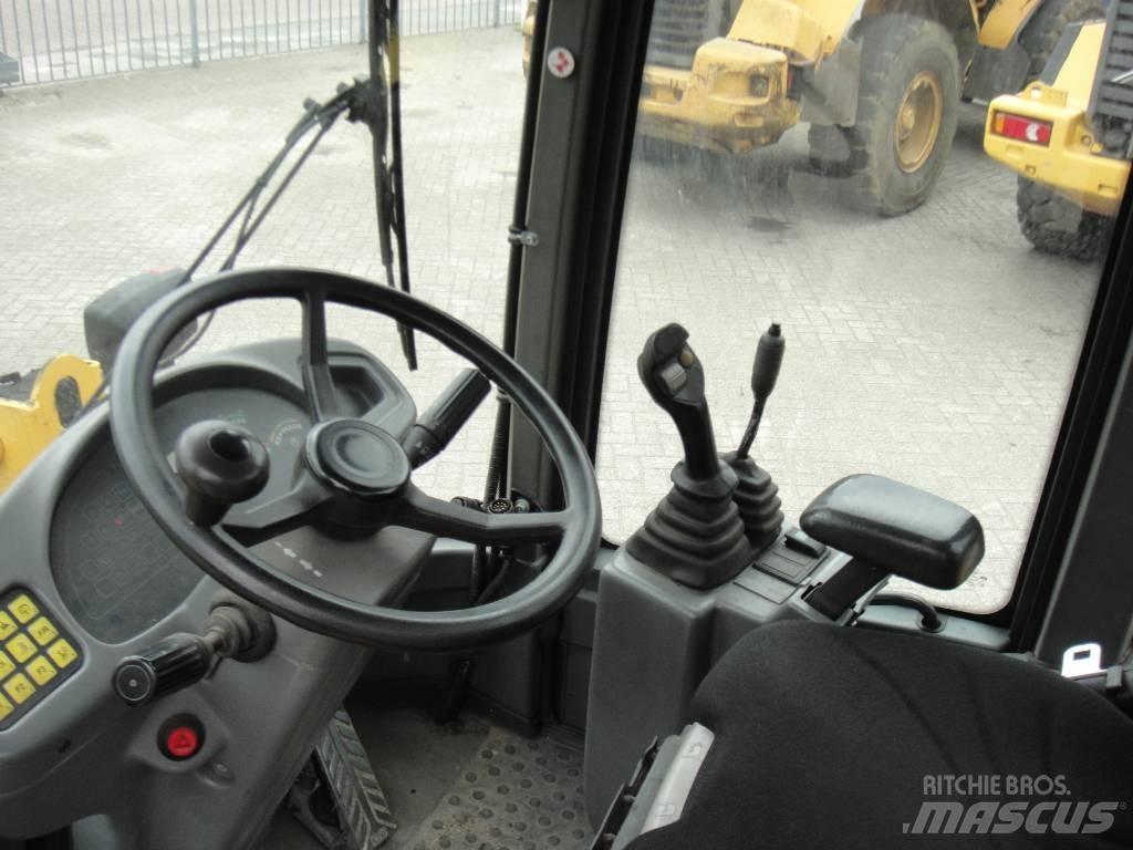 Volvo L 30 B Kolové nakladače