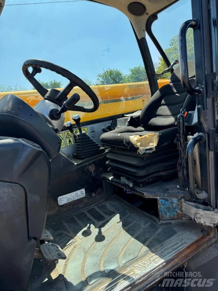 JCB 535-125 Teleskopické manipulátory