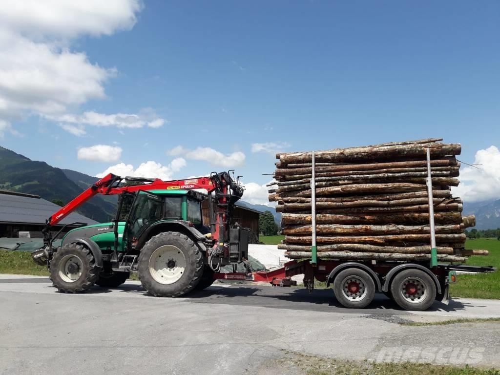 Valtra T 151 E HT Lesní traktory