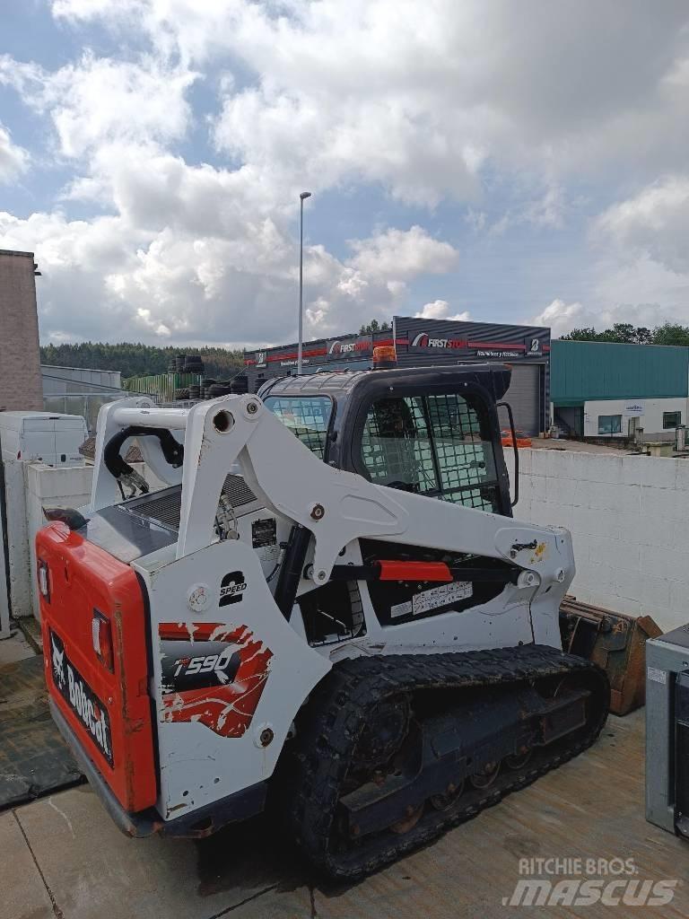 Bobcat T 590 HF Smykem řízené nakladače