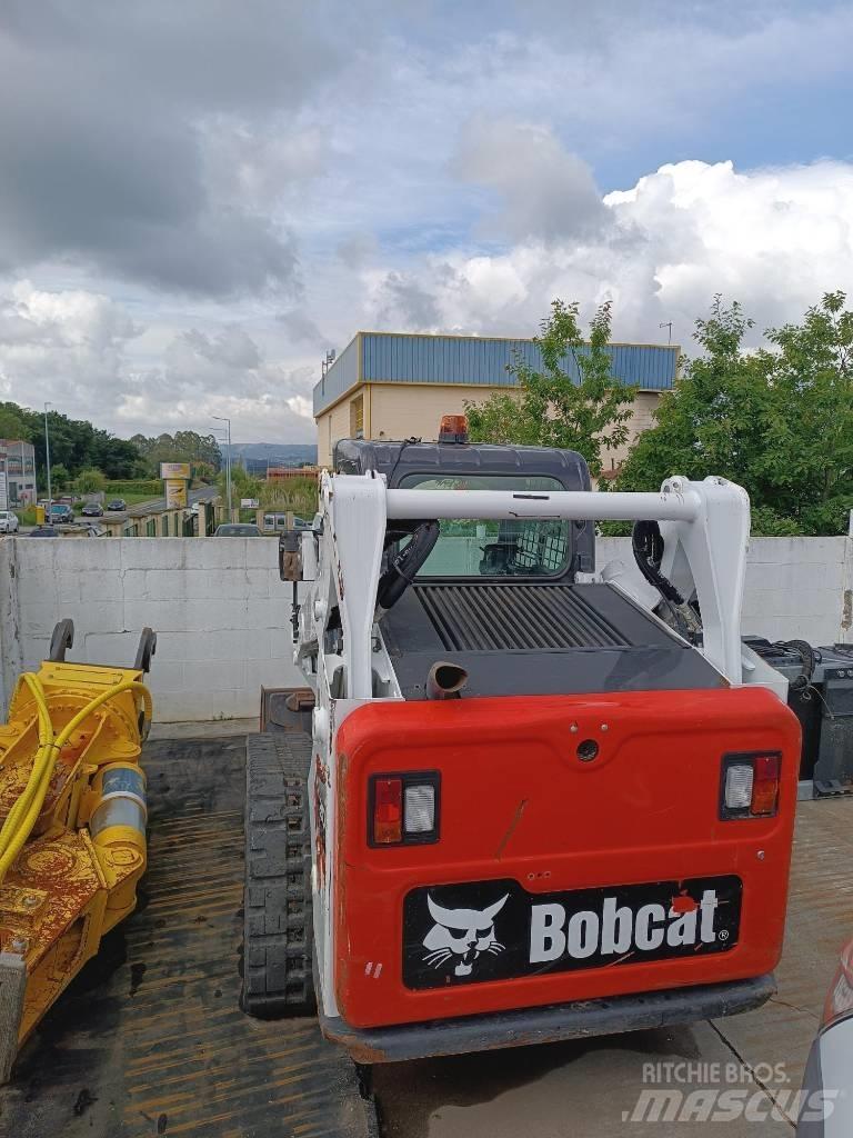 Bobcat T 590 HF Smykem řízené nakladače