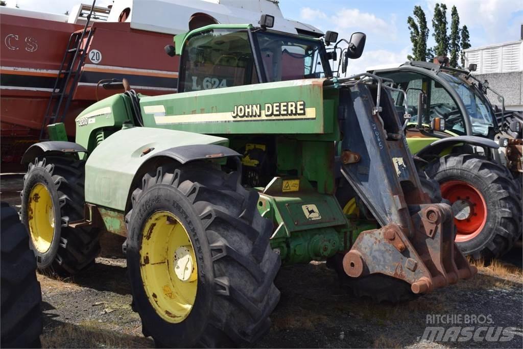 John Deere 3200 Teleskopické plošiny
