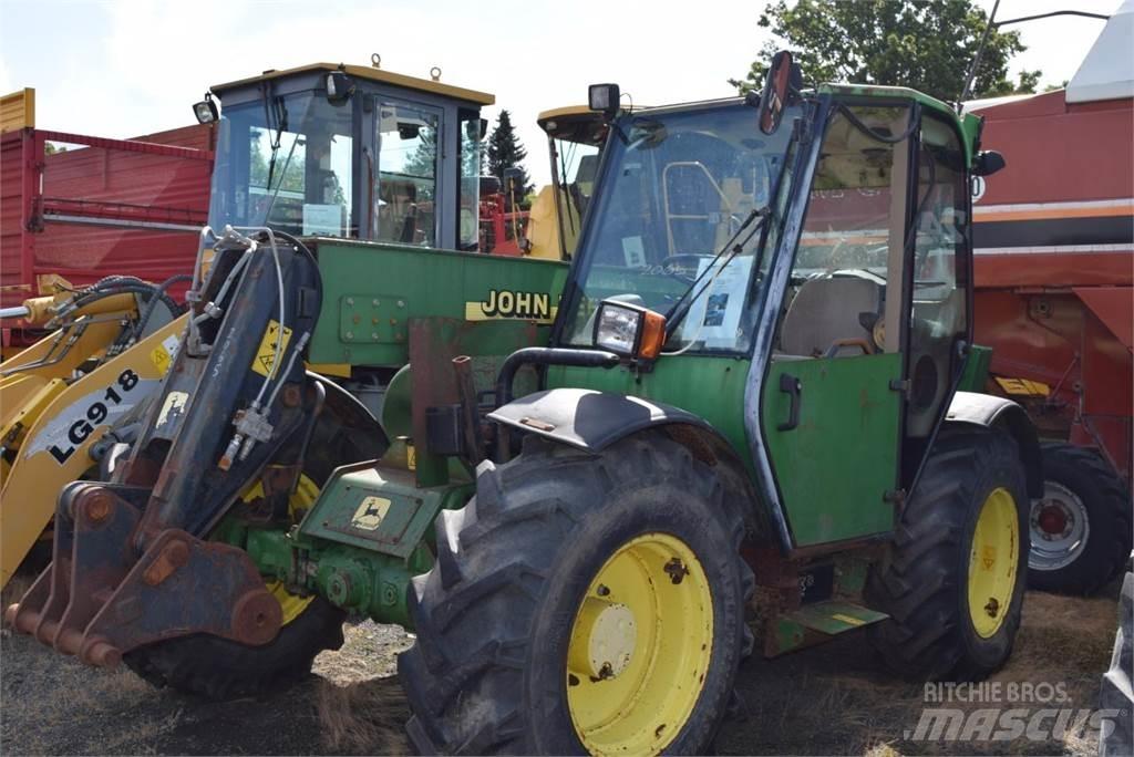 John Deere 3200 Teleskopické plošiny