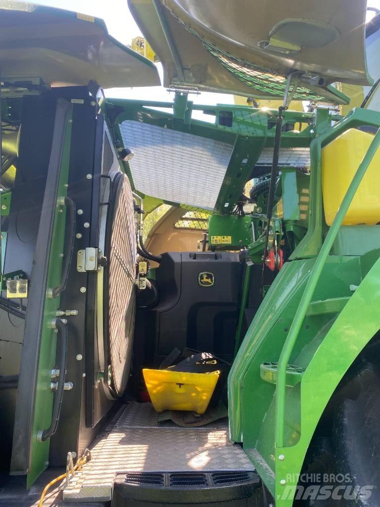 John Deere 8400 i Samojízdné sekačky