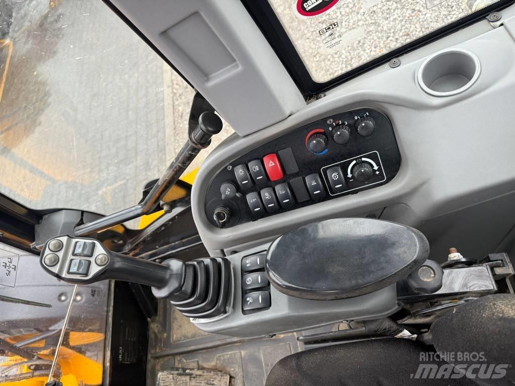 JCB TM 320 Teleskopické nakladače pro zemědělství