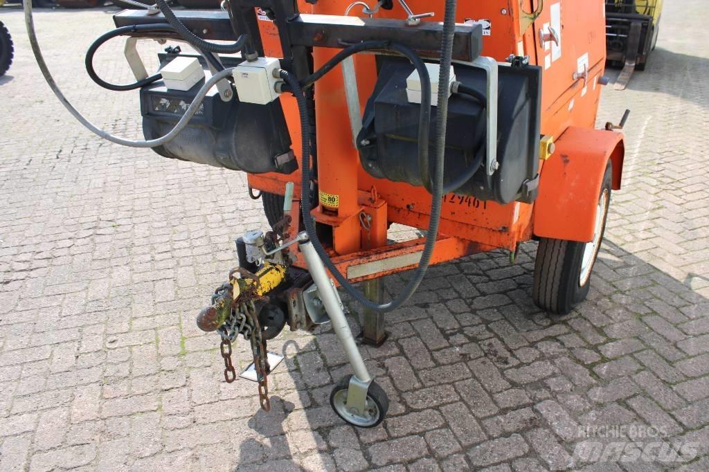 JLG 6308 AN Osvětlovací stožáry