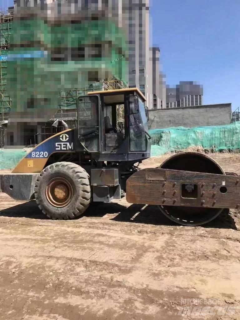 SEM 8220 compactor Tahačové válce