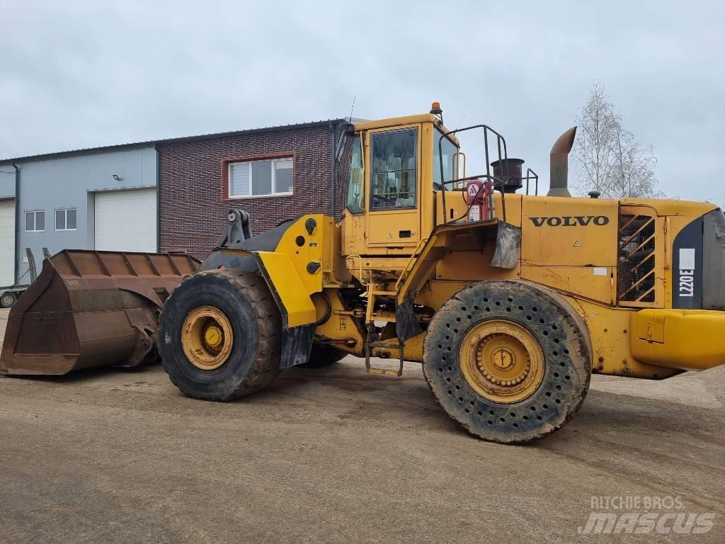 Volvo L 220 E Kolové nakladače
