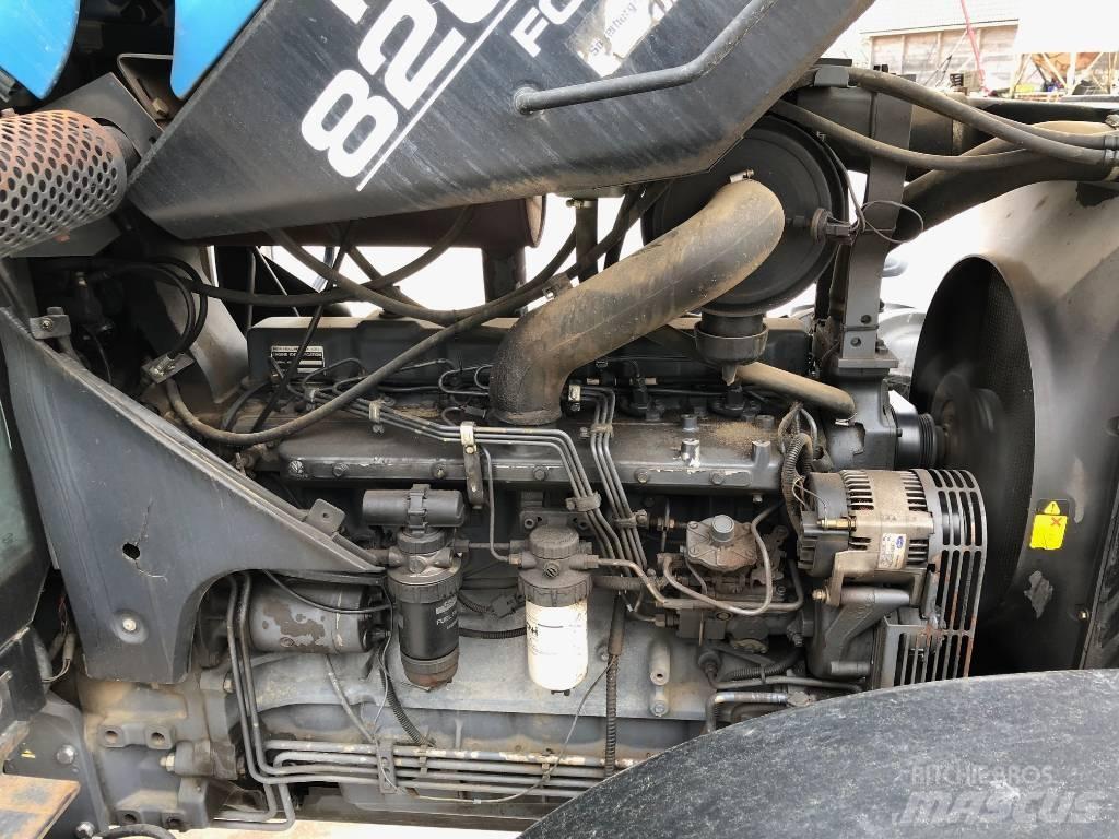 New Holland 8260 Traktory