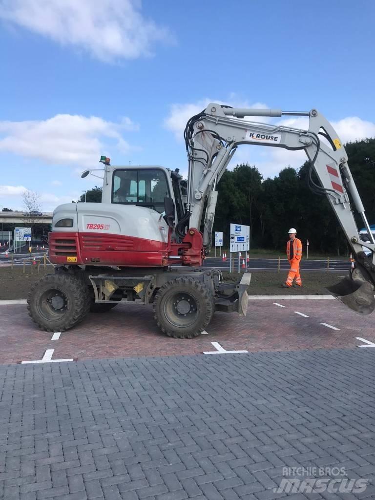 Takeuchi TB295W Kolová rýpadla