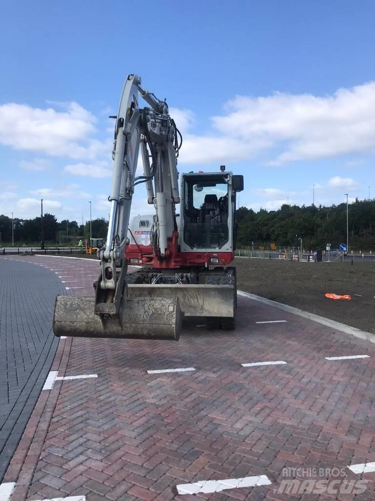 Takeuchi TB295W Kolová rýpadla
