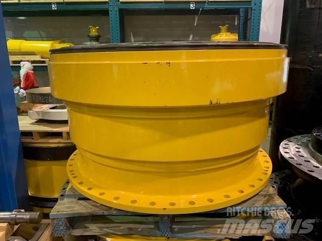 Komatsu 830 E Kloubové dempry