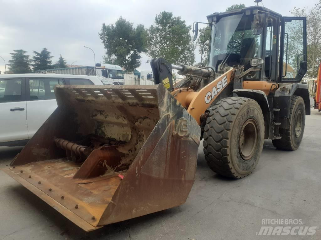 CASE 621 g Kolové nakladače