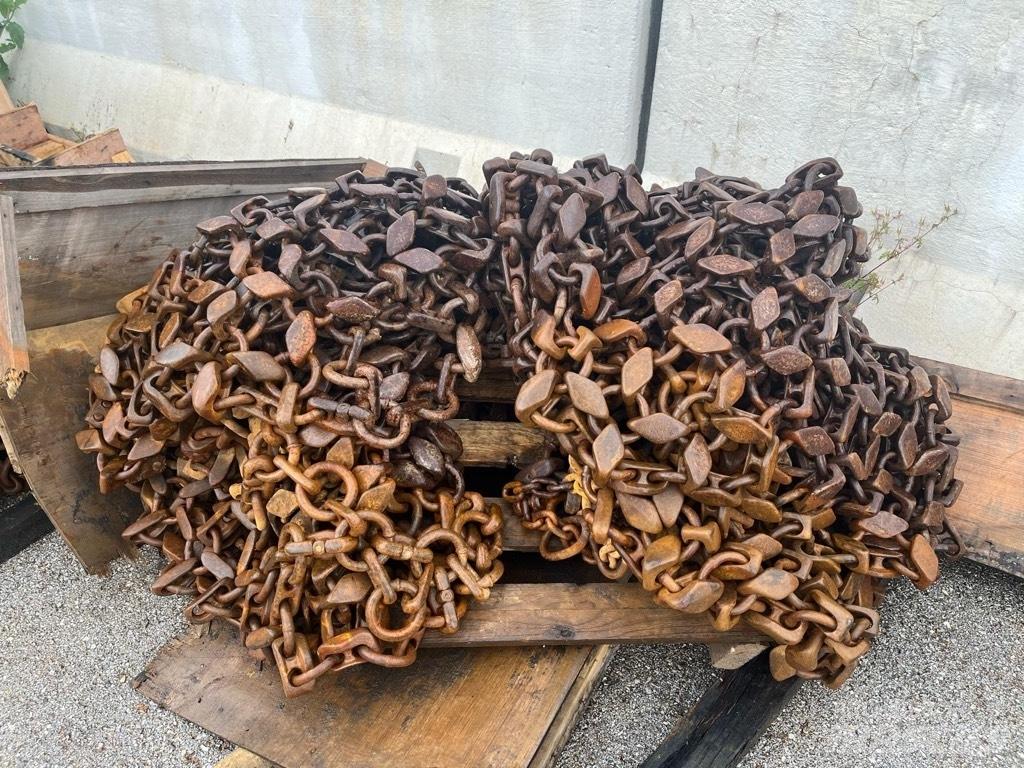 CAT 966 Kolové nakladače