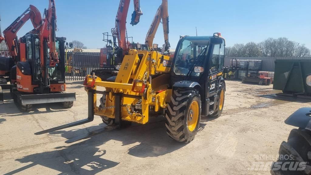JCB 541-70 Agri Xtra Teleskopické nakladače pro zemědělství