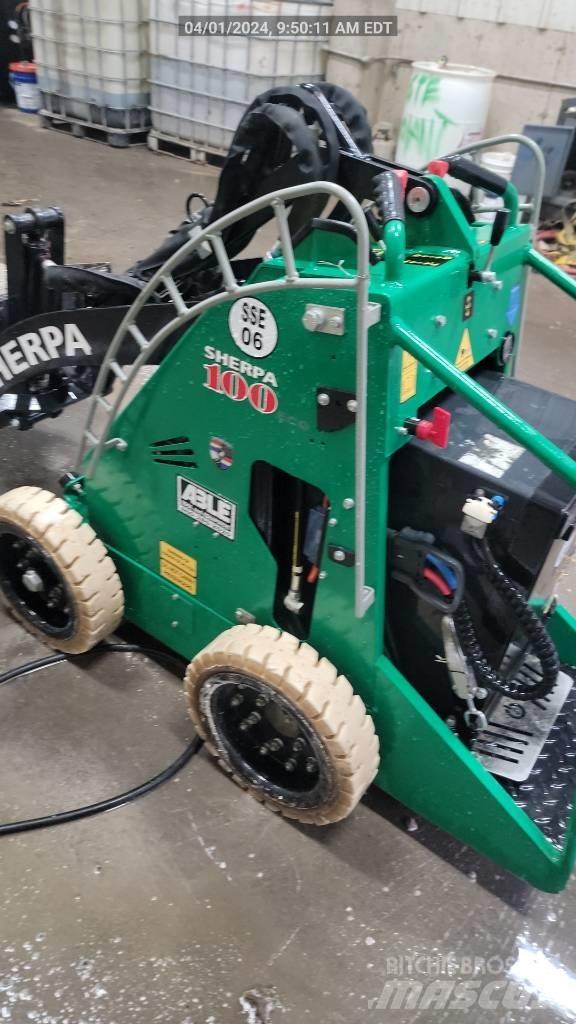  Cratos 100ECO Smykem řízené nakladače