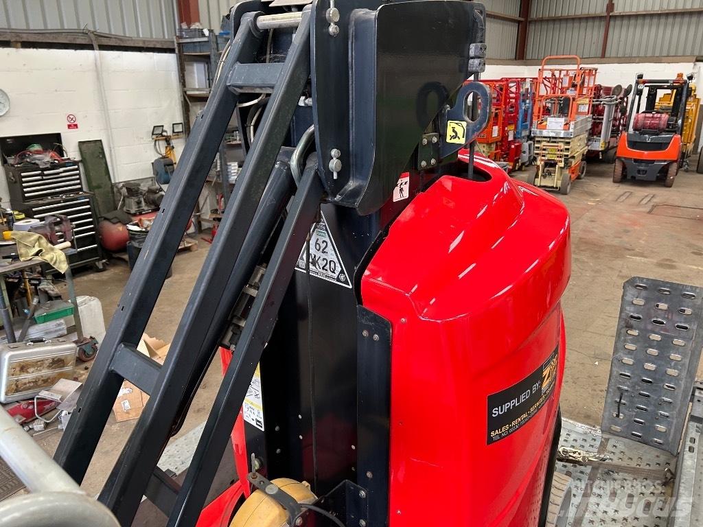 Manitou 100 VJR Vertikální sloupové výtahy