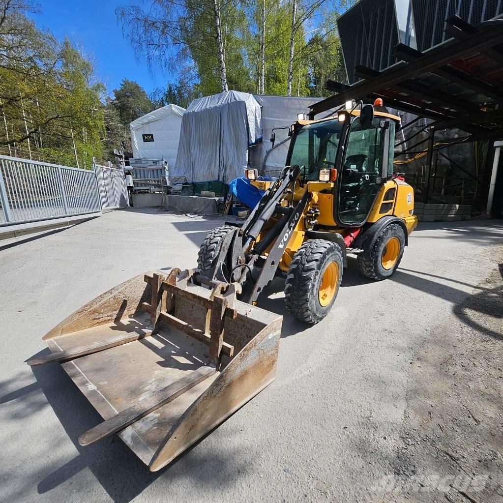 Volvo L25f Kolové nakladače