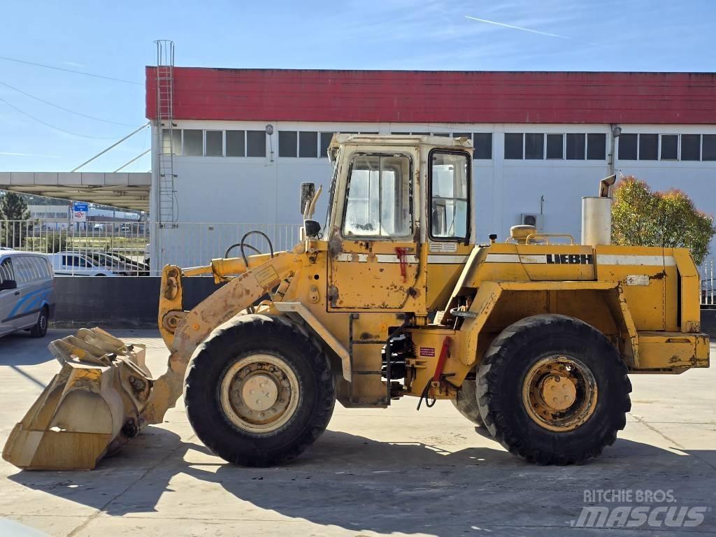 Liebherr L521 Kolové nakladače