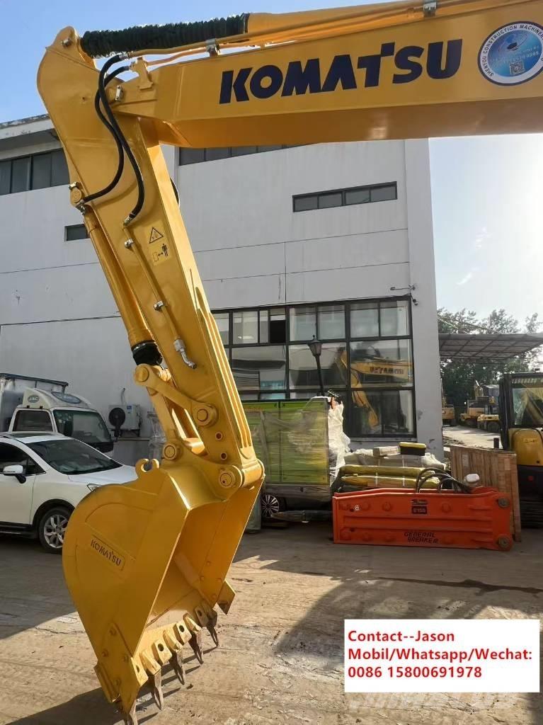 Komatsu PC 220-8 Pásová rýpadla