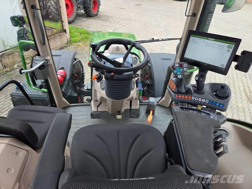 Fendt 724 Vario Traktory