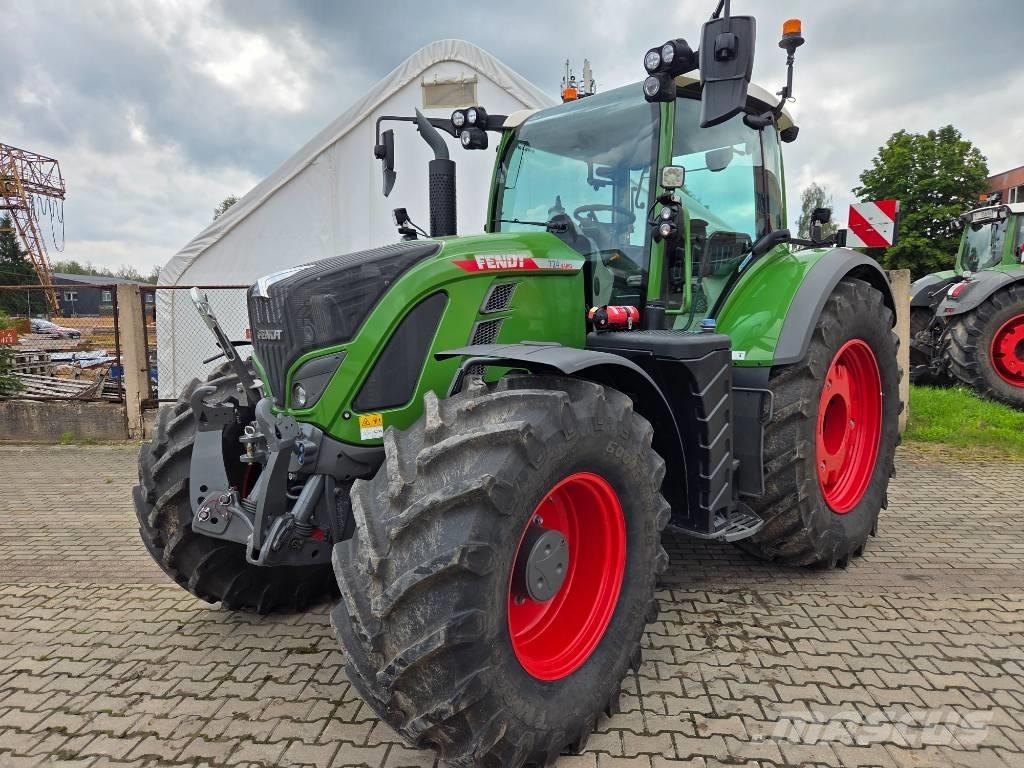 Fendt 724 Vario Traktory