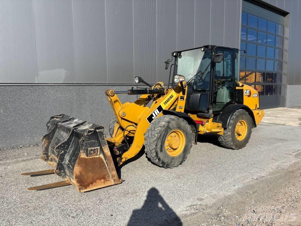 CAT 906 M Kolové nakladače