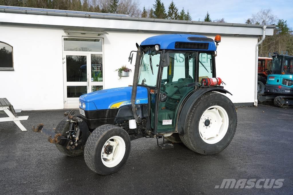 New Holland TN70NA Traktory