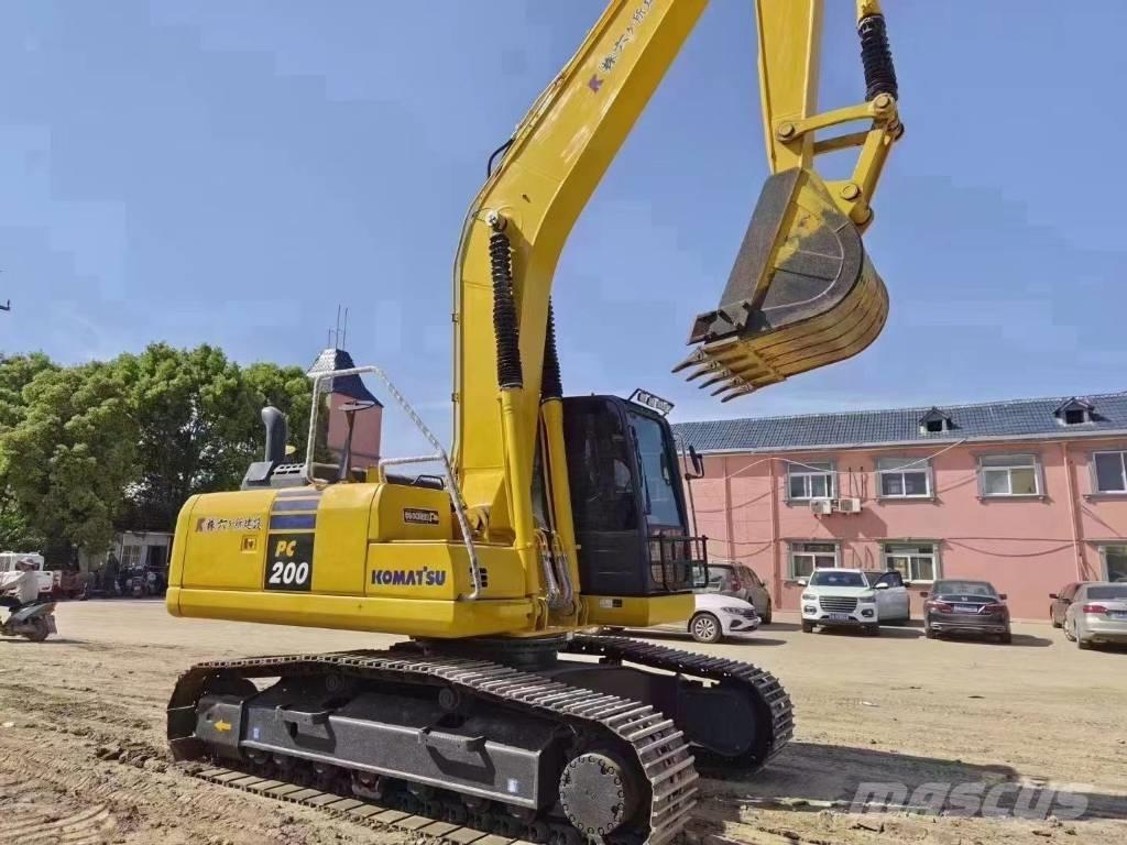 Komatsu PC 200-8 Pásová rýpadla