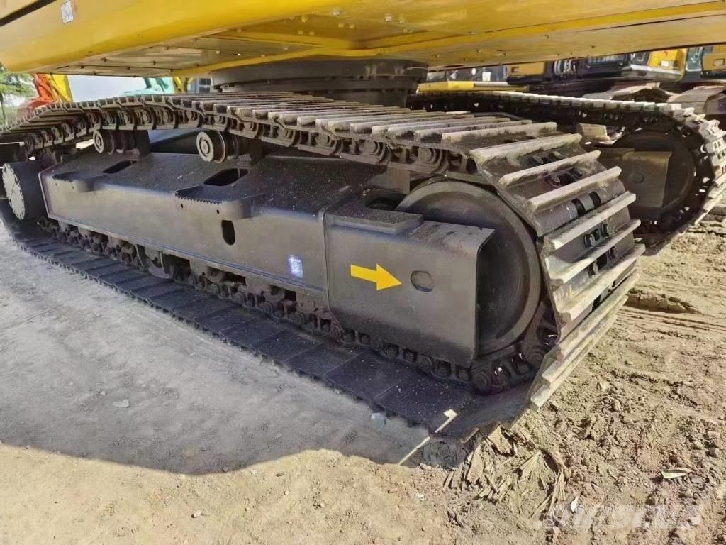 Komatsu PC 200-8 Pásová rýpadla