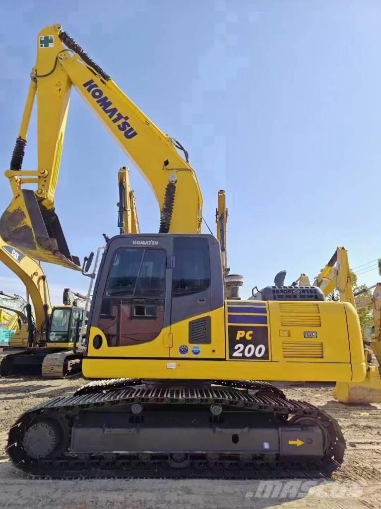 Komatsu PC 200-8 Pásová rýpadla