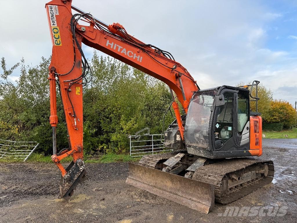 Hitachi ZX 135 US-6 Pásová rýpadla