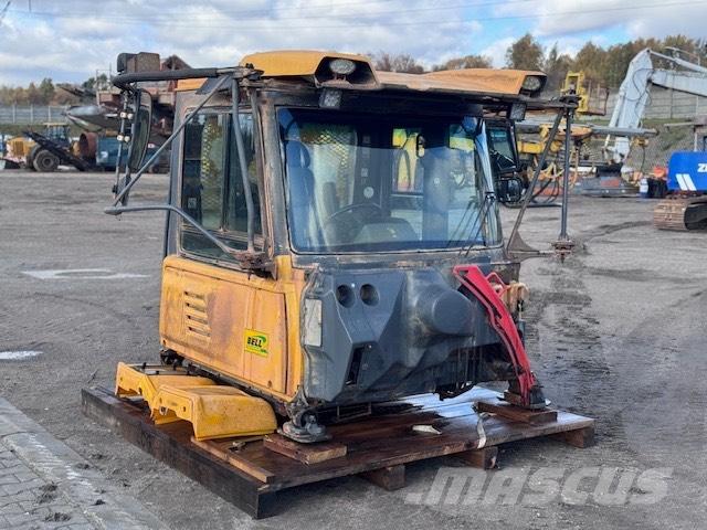 Bell B 50 D USED CAB Kabiny a interiér