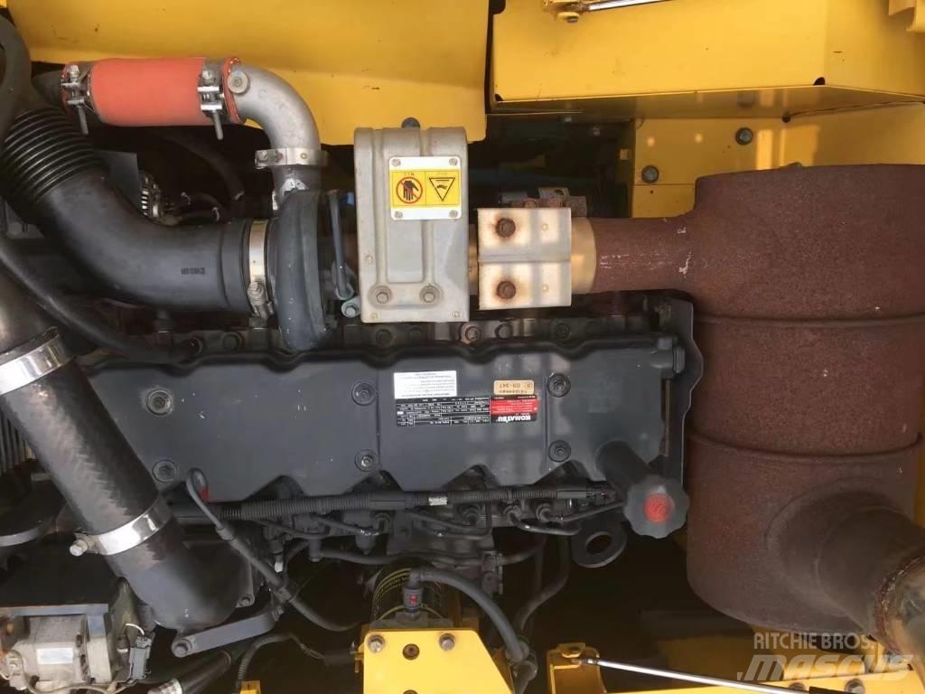 Komatsu pc200-8 Pásová rýpadla