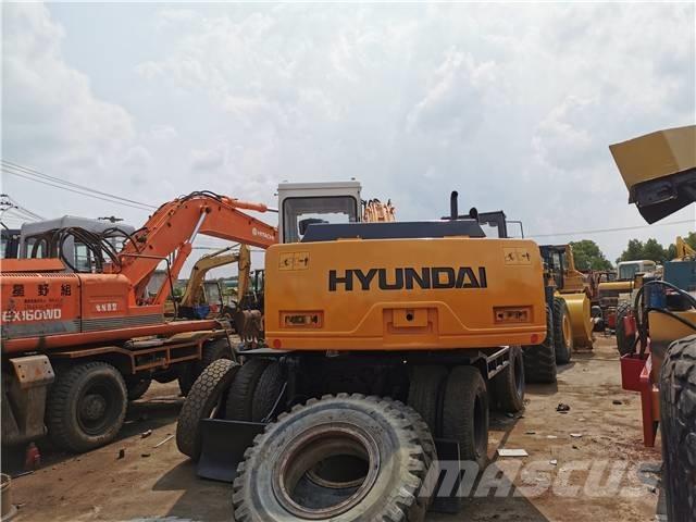 Hyundai R130WD Pásová rýpadla