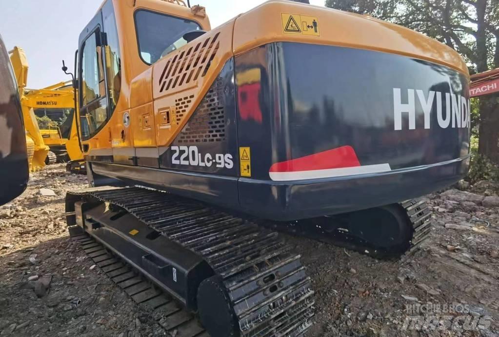 Hyundai R220LC-9S Kolová rýpadla