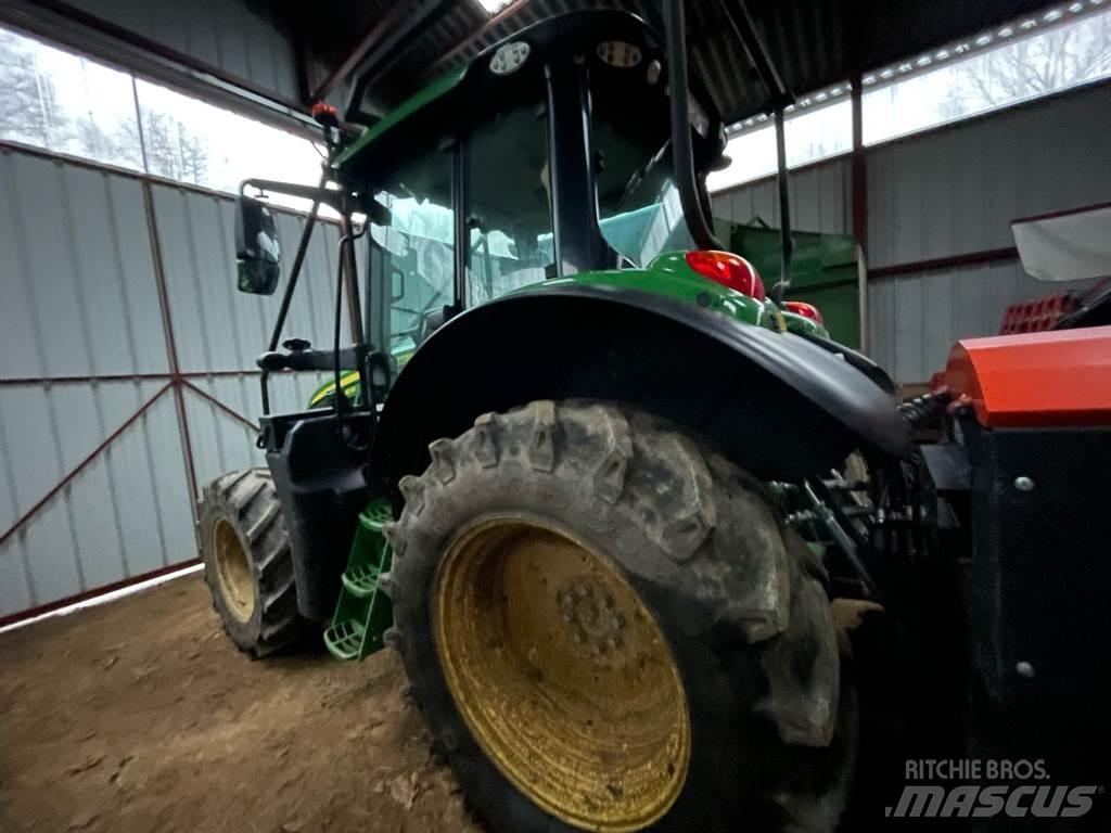 John Deere 6100 M Traktory