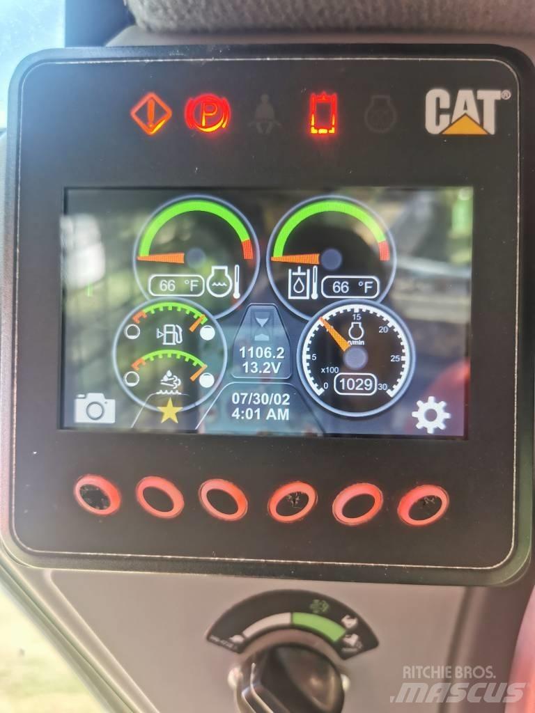 CAT 299 Smykem řízené nakladače
