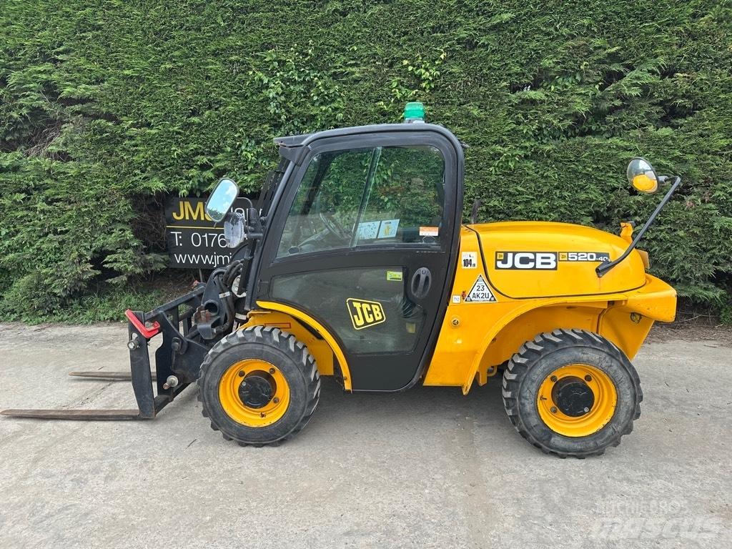 JCB 520-40 Teleskopické manipulátory